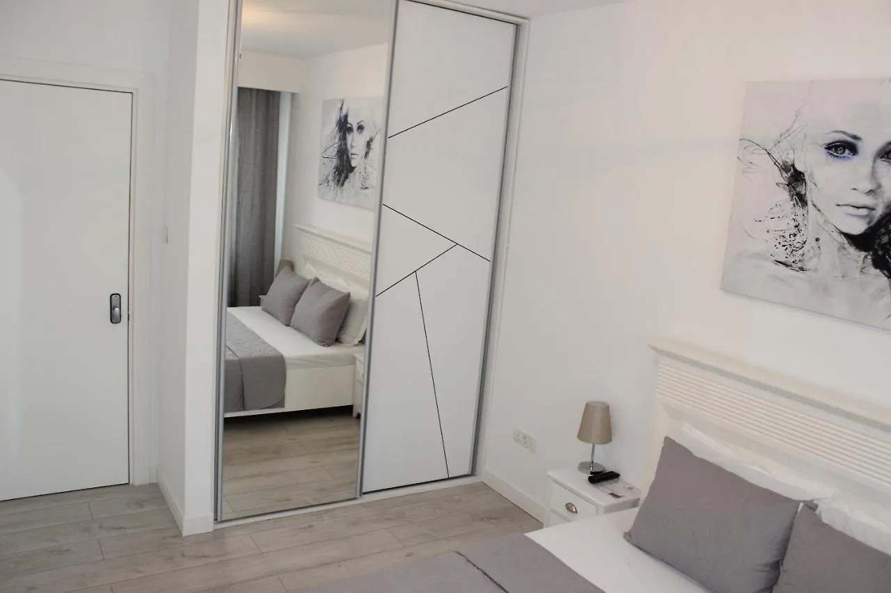 Luxury City Center Apartment - Romana ブカレスト 0*,